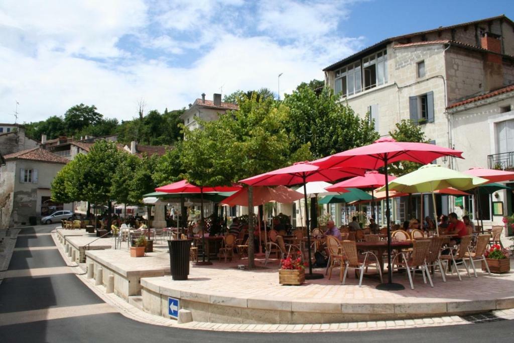 B&B Le Savoir Vivre Bonnes  Exterior photo