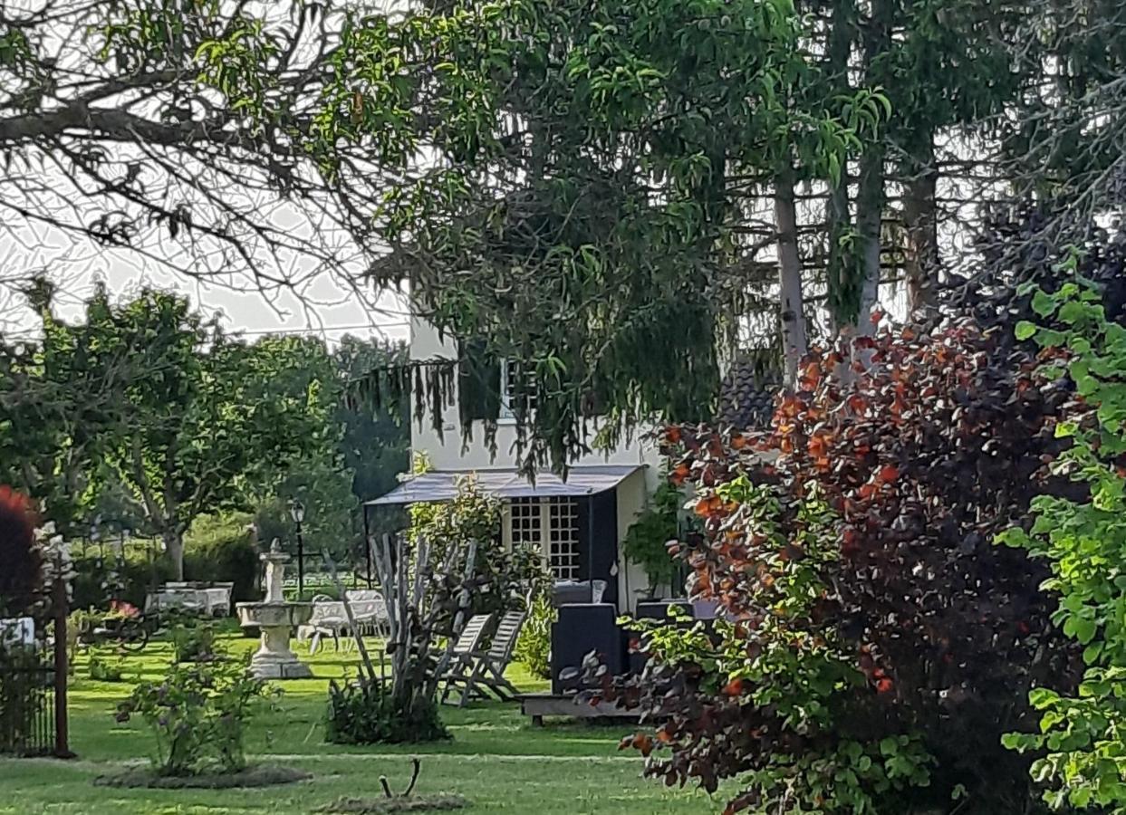 B&B Le Savoir Vivre Bonnes  Exterior photo